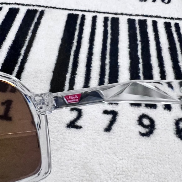 Oakley Sutro Low Bridge OO9406-B537 Polished Clear Frames w/ Prizm 24K Gold Lens - Picture 9 of 13